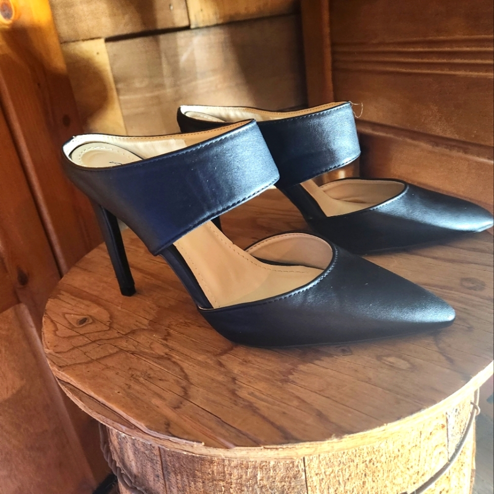 ANNE MICHELLE HEELS WOMENS SIZE 9